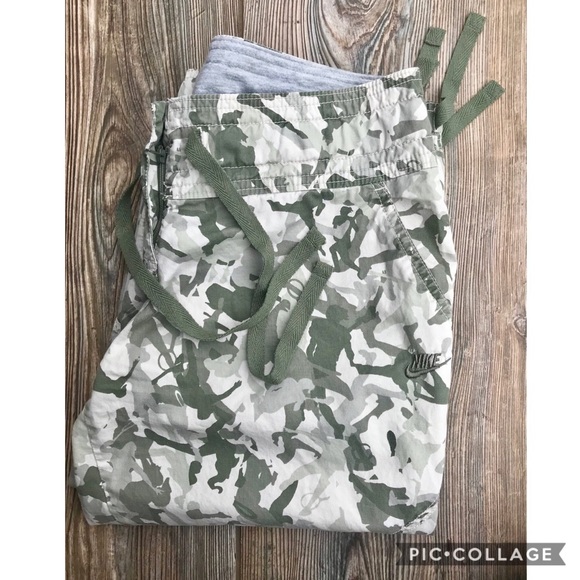 Nike Pants - NIKE camouflage capris